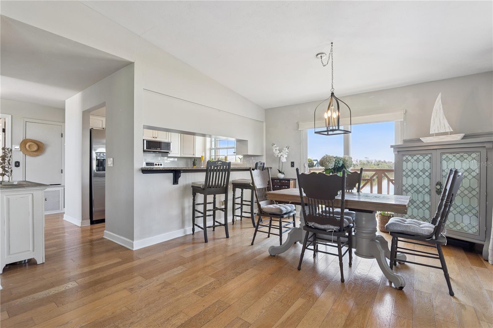 884 CATFISH AVE — photo 4