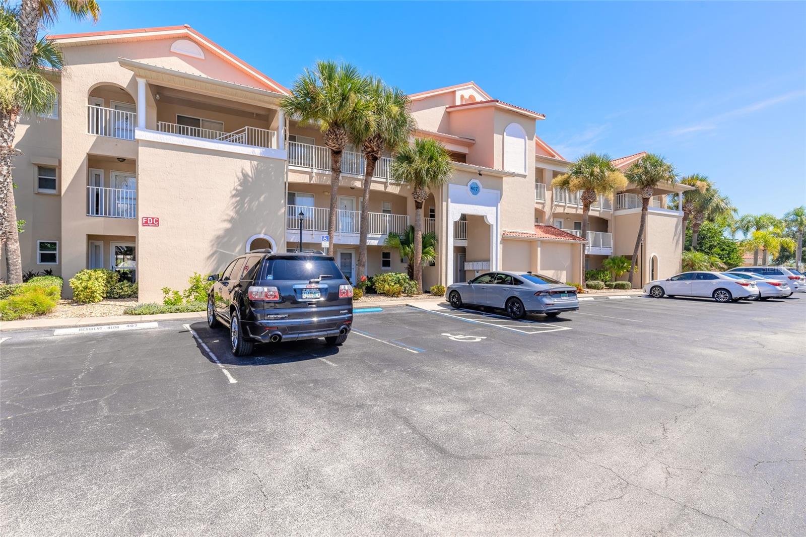 407 BOUCHELLE DR #303