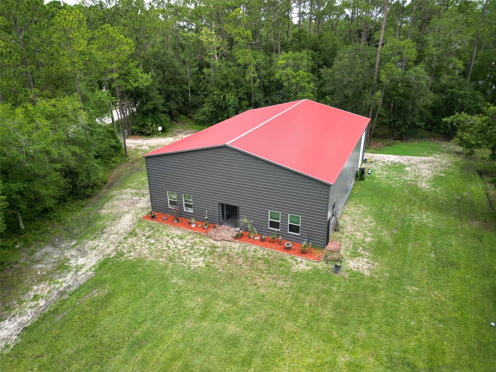 425 WESTERN RD — photo 4