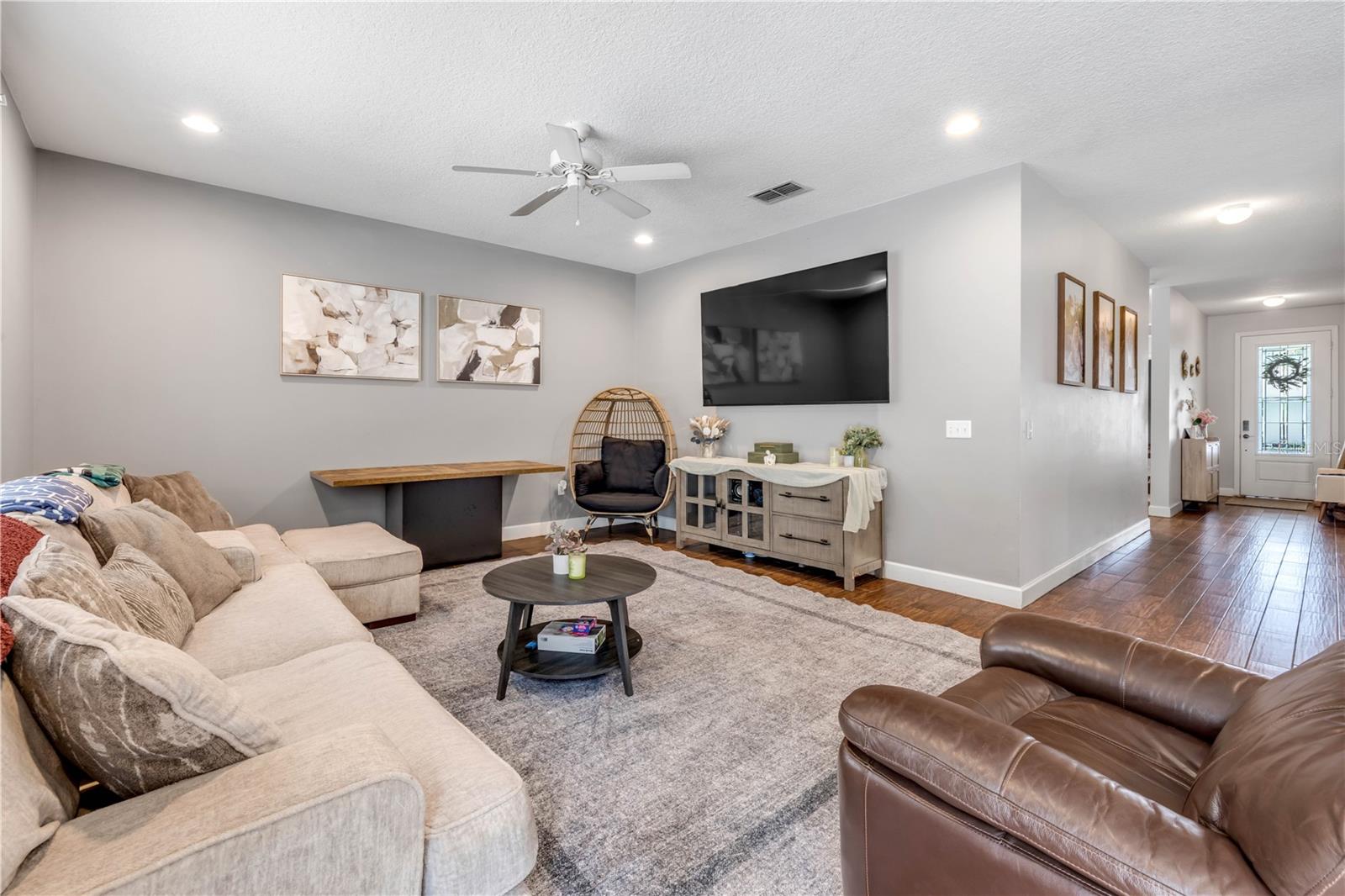 54 LEVEE LN — photo 2