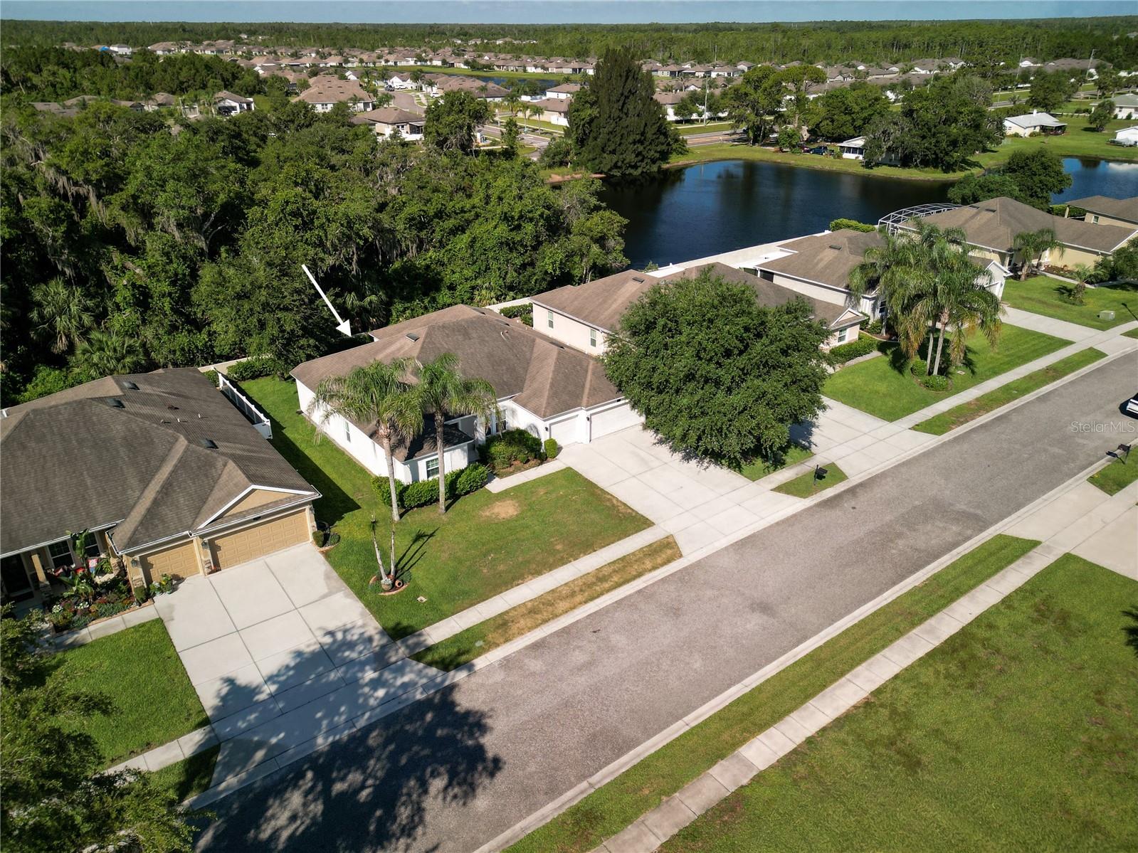 695 GRAPE IVY LN — photo 2