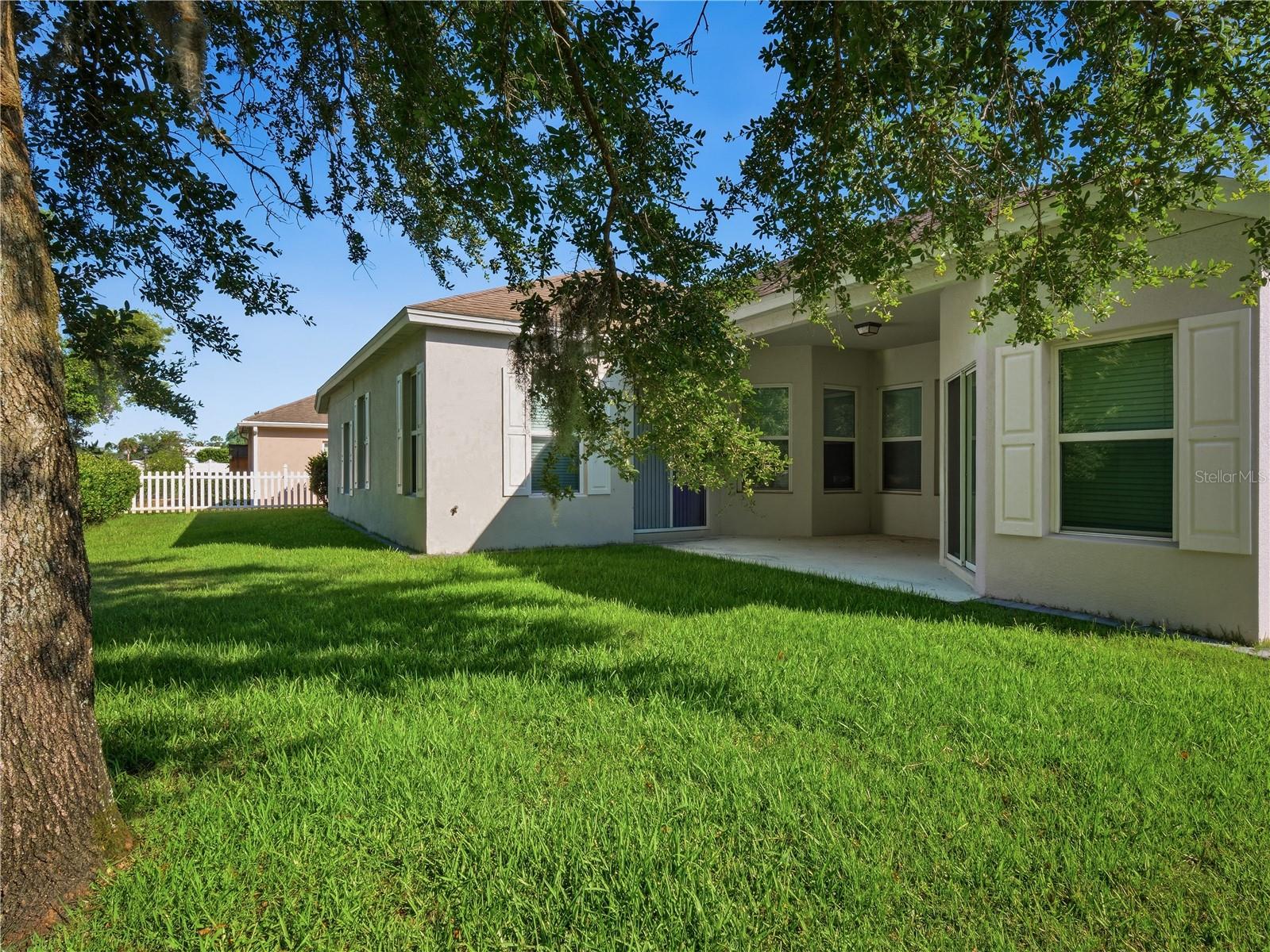 695 GRAPE IVY LN — photo 4