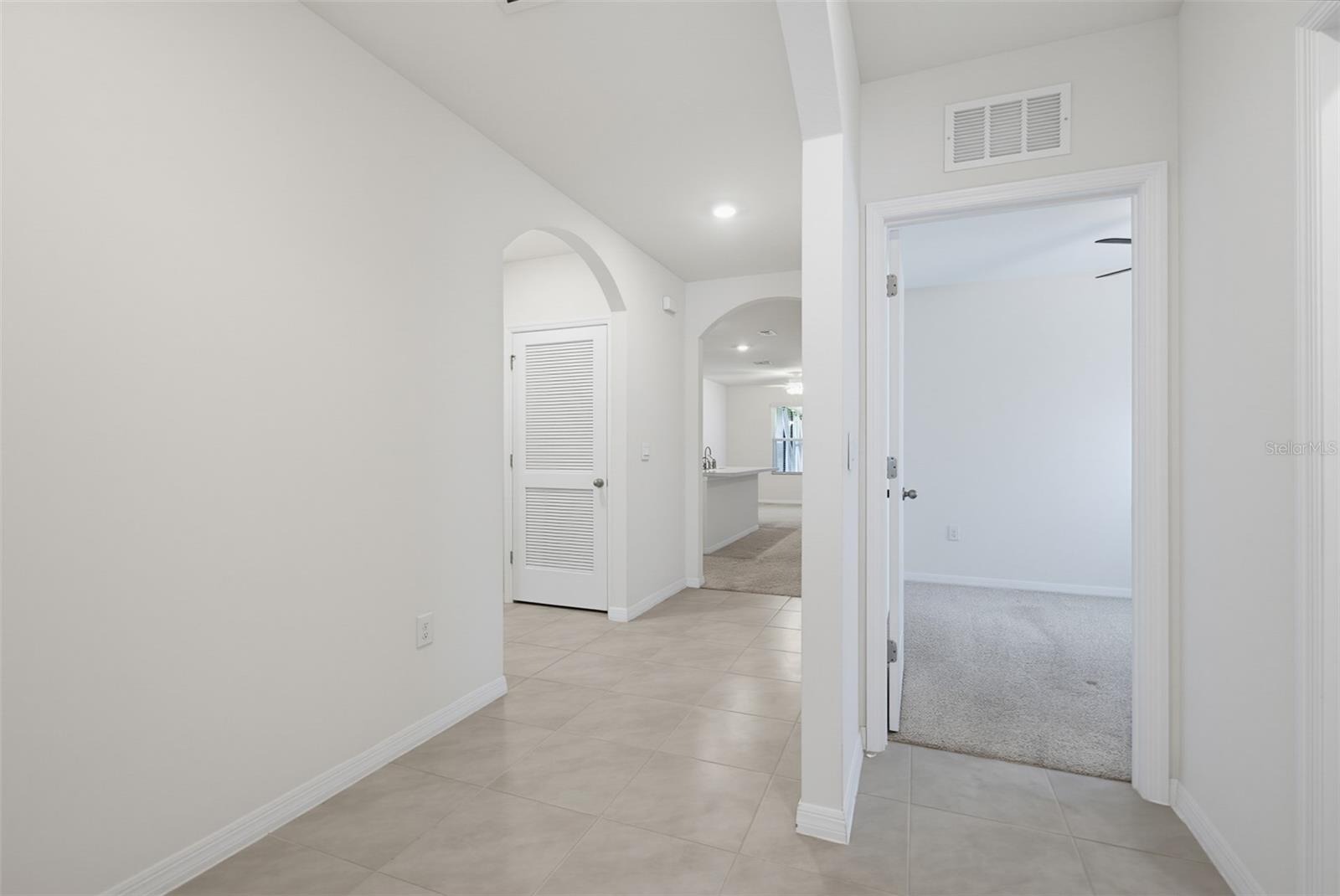 2635 NEVERLAND DR — photo 7