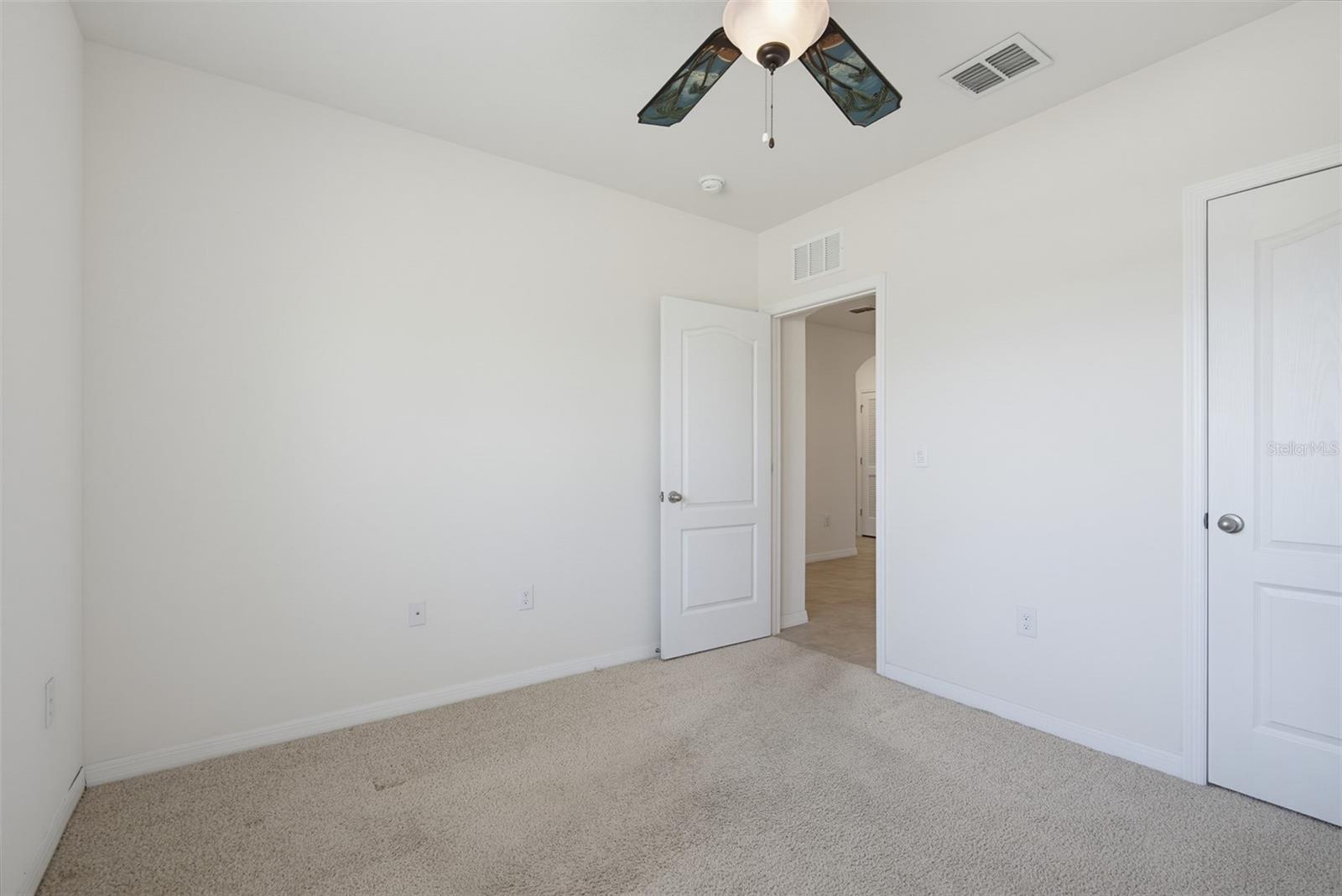 2635 NEVERLAND DR — photo 10