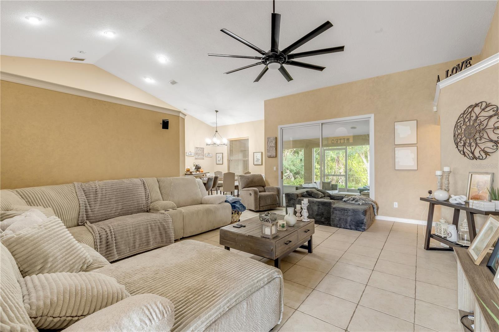 625 QUAIL LAKE DR — photo 11