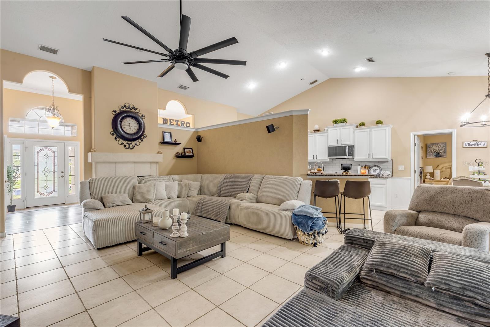 625 QUAIL LAKE DR — photo 9