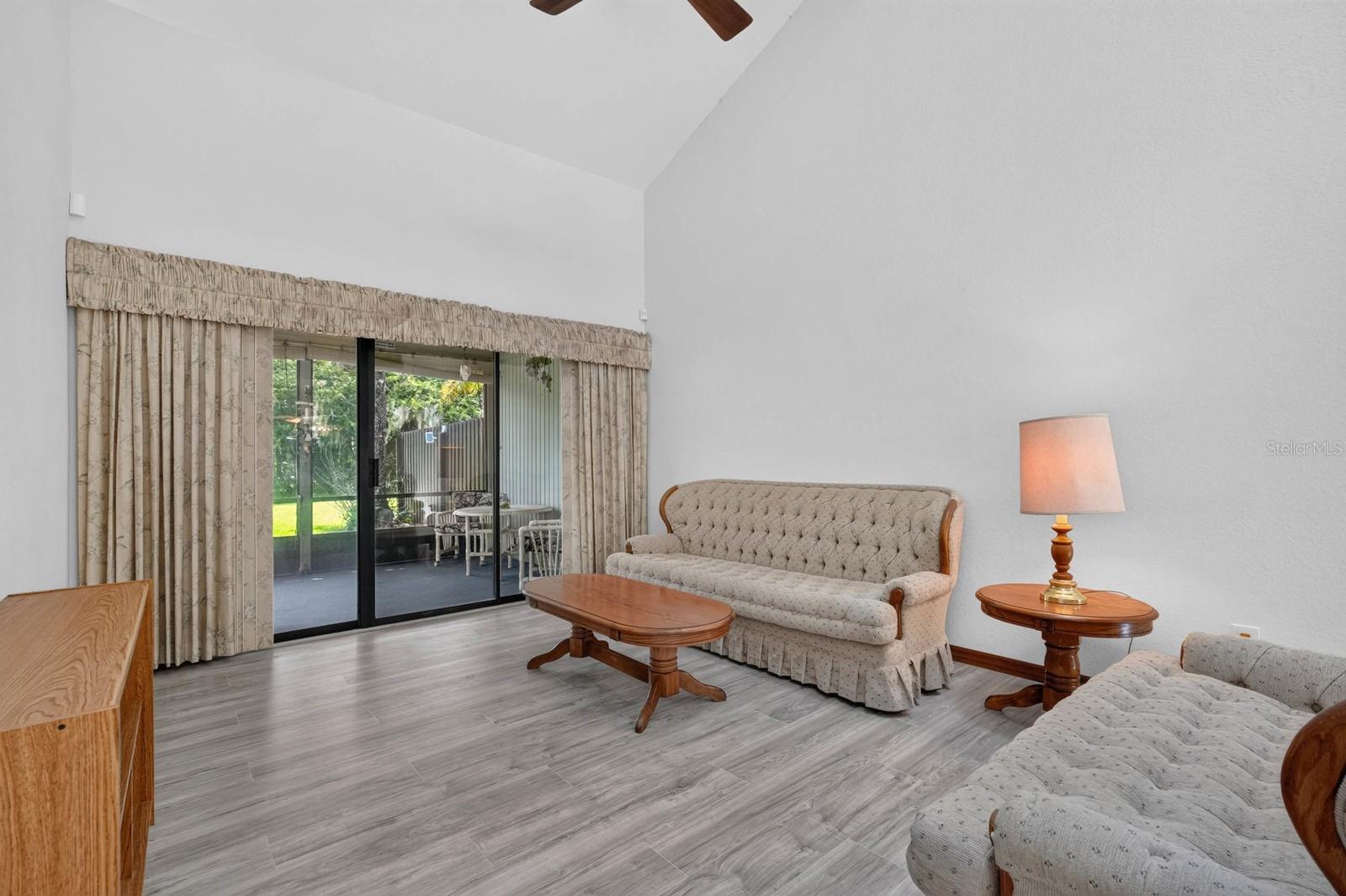 357 CASTLEWOOD LN — photo 8