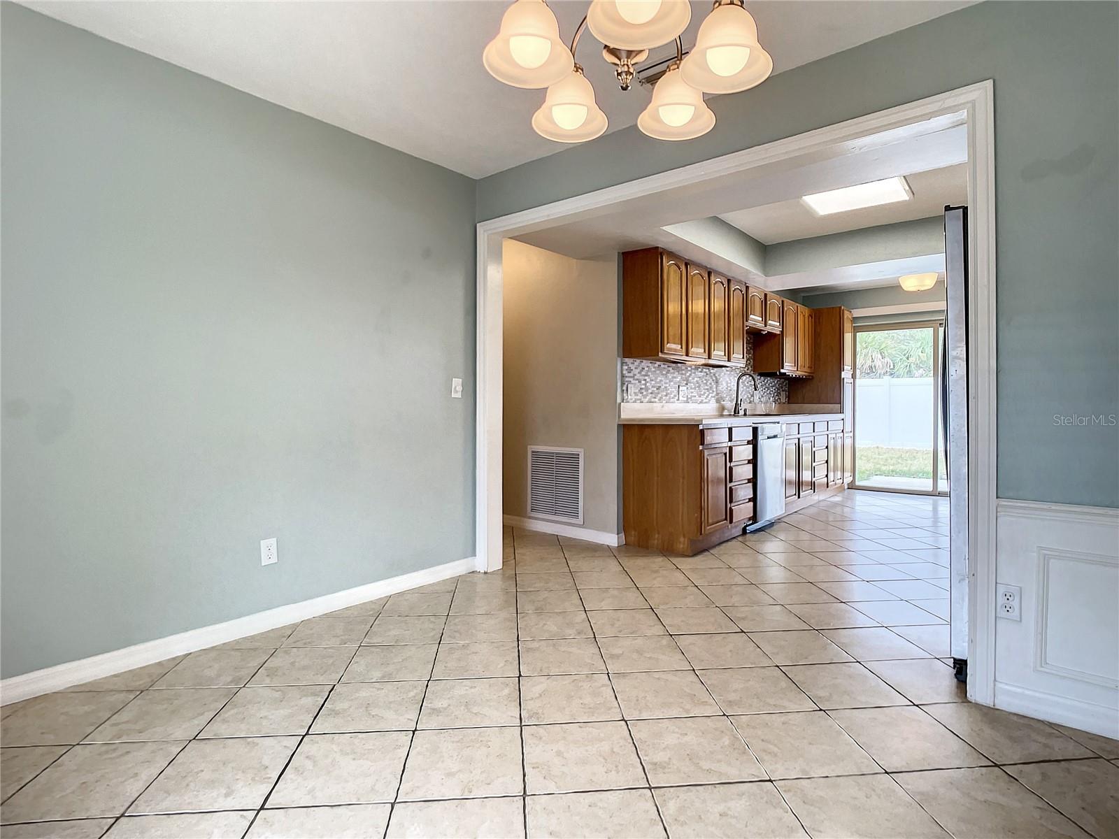 3828 SANDSTONE CT — photo 11