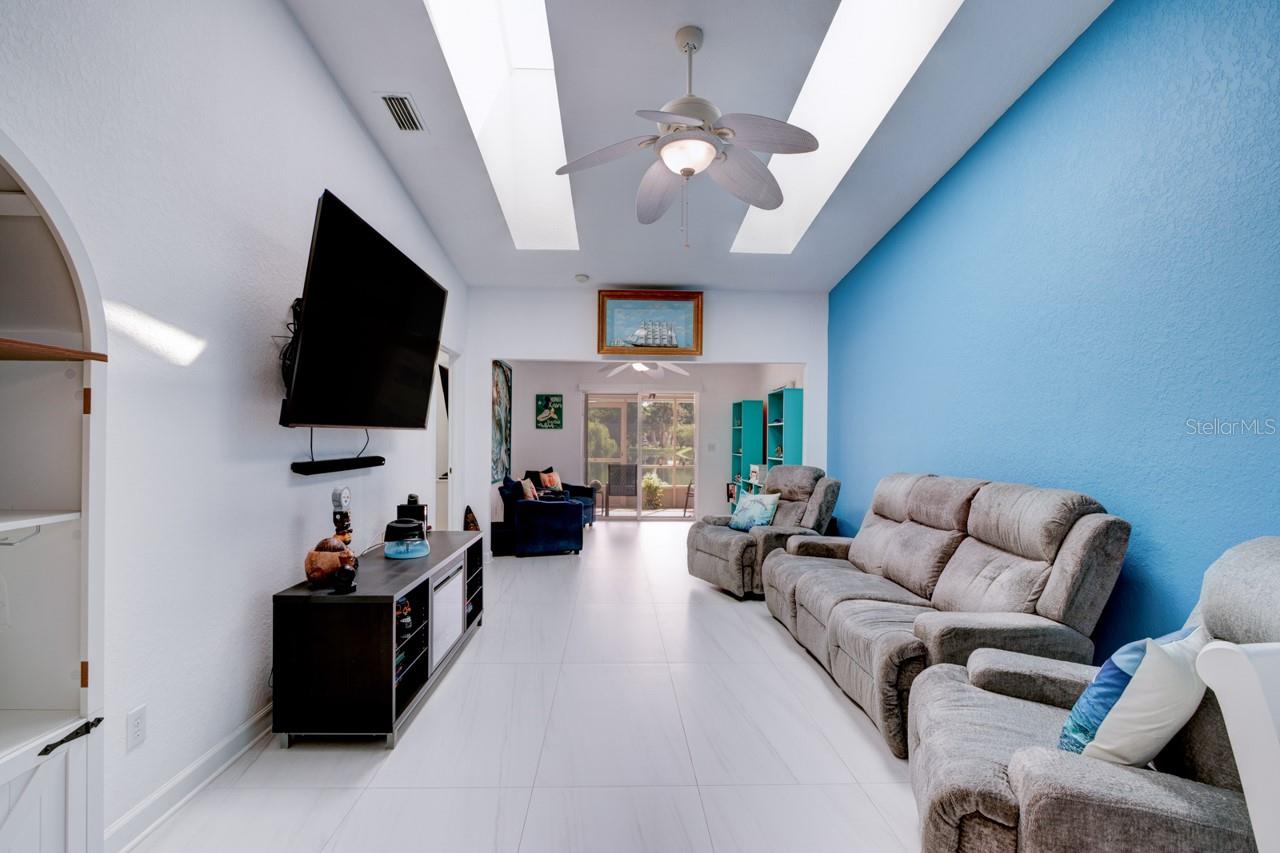 2246 HAWKS COVE CIR — photo 5