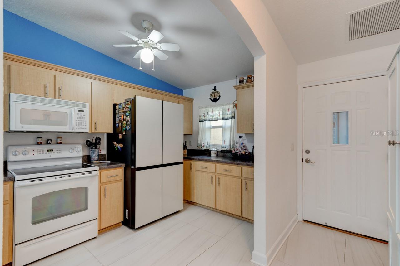 2246 HAWKS COVE CIR — photo 7