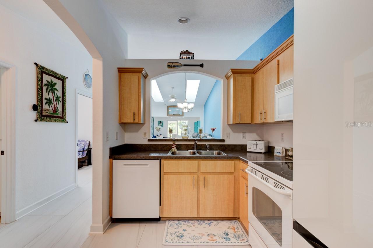 2246 HAWKS COVE CIR — photo 8