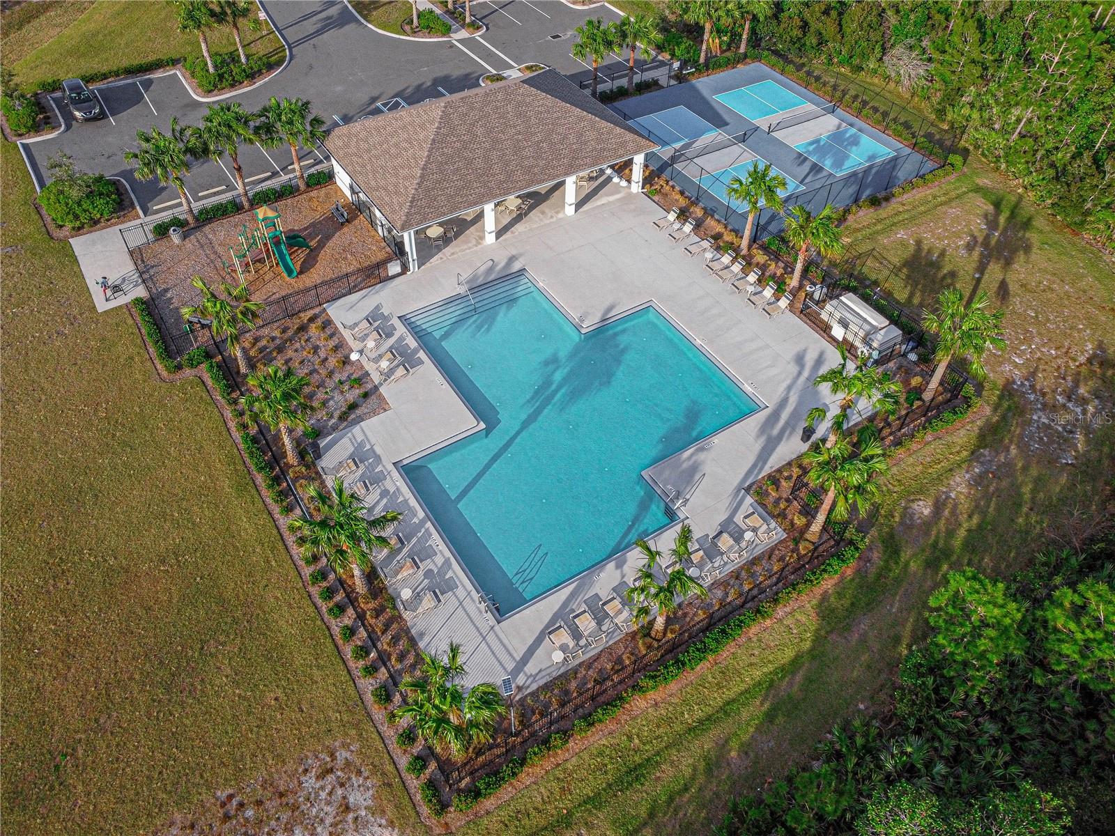 2665 NEVERLAND DR — photo 7