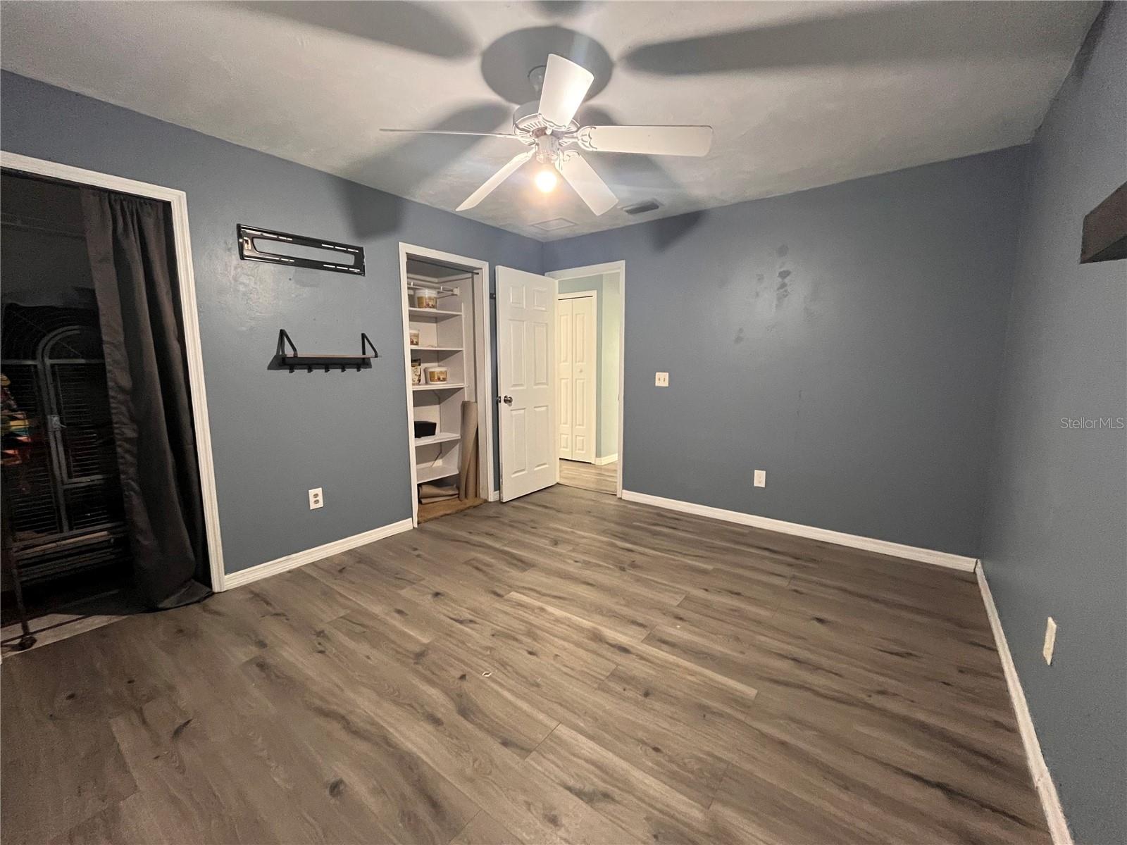 2511 MILTON AVE — photo 11