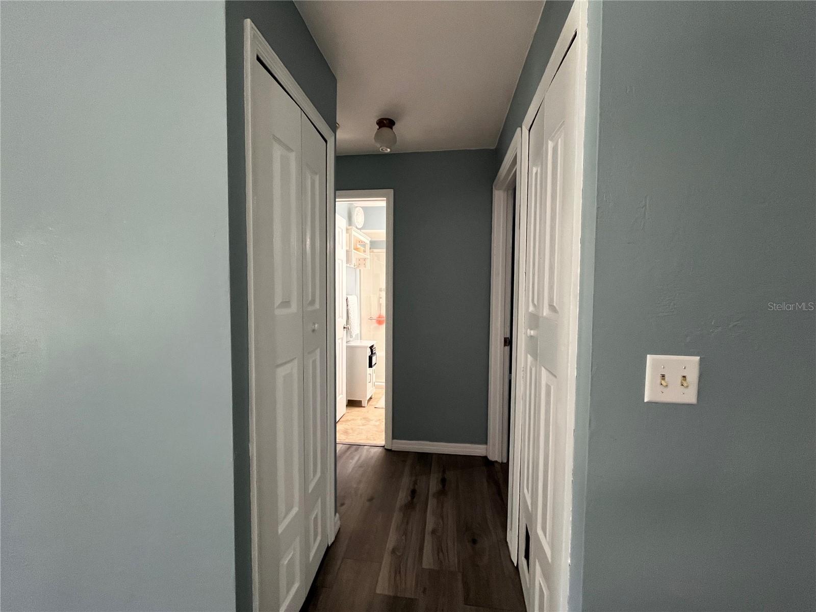 2511 MILTON AVE — photo 9