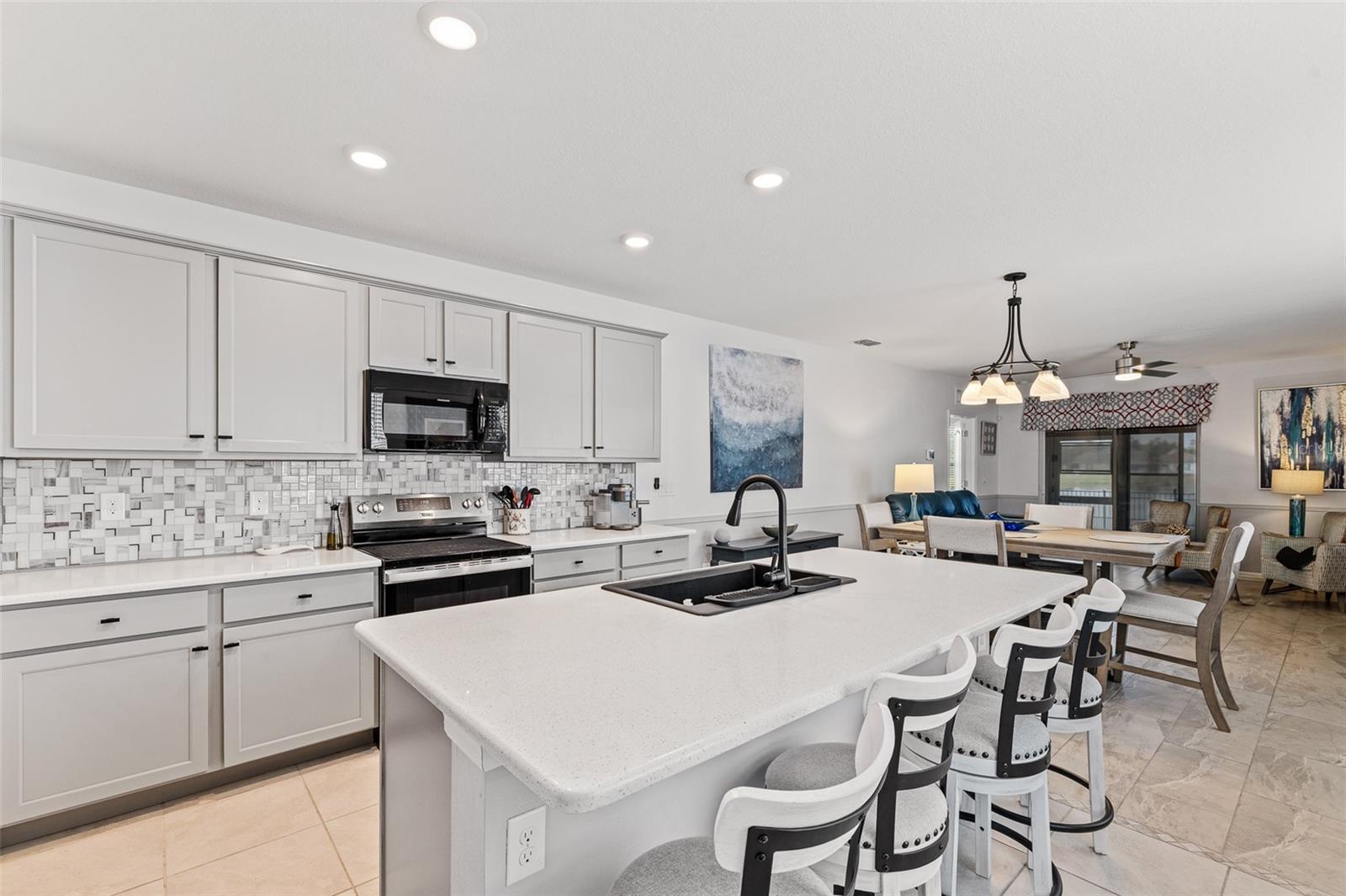 548 ARMOYAN WAY — photo 8