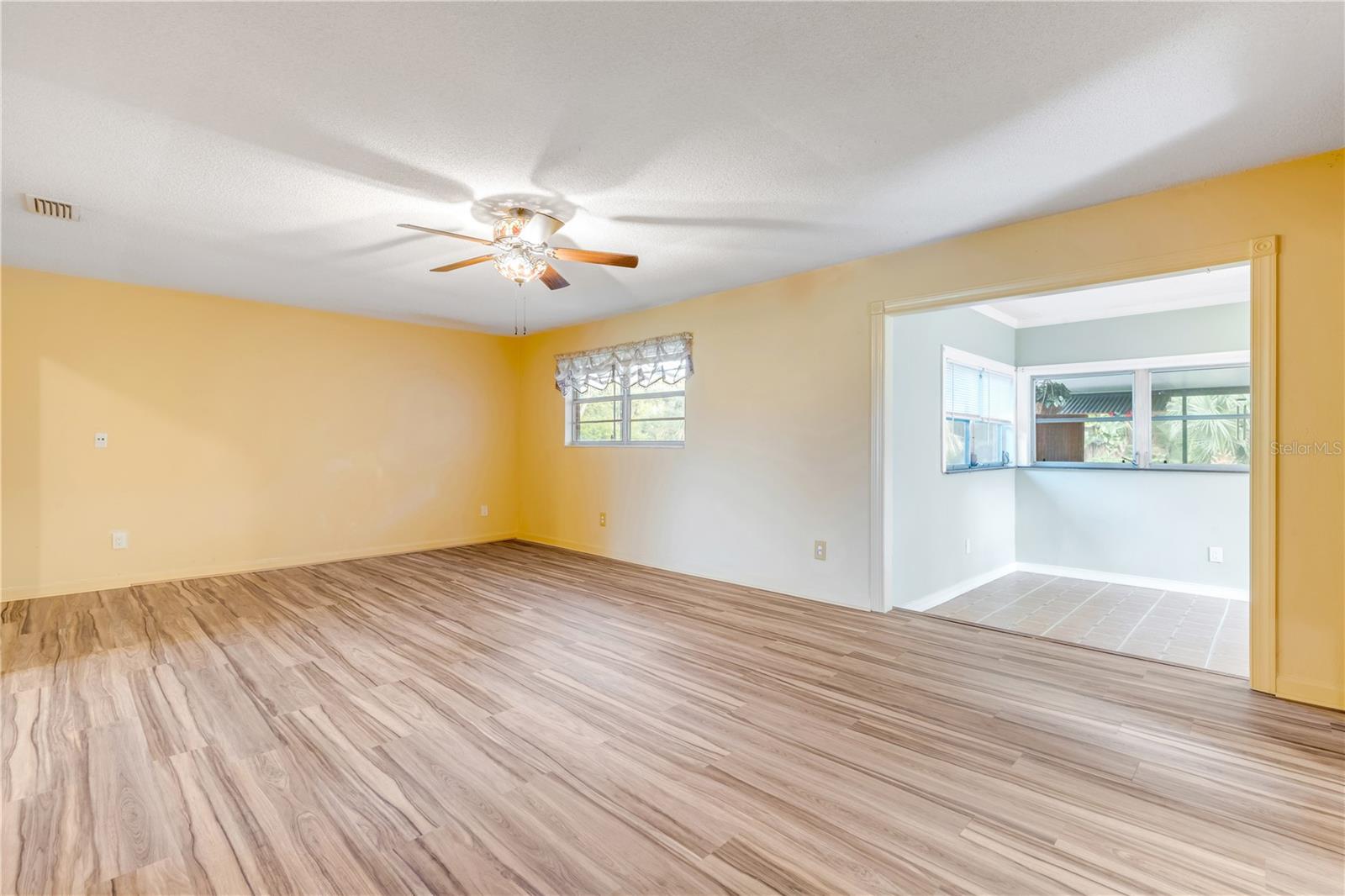 725 GREEN RD — photo 10