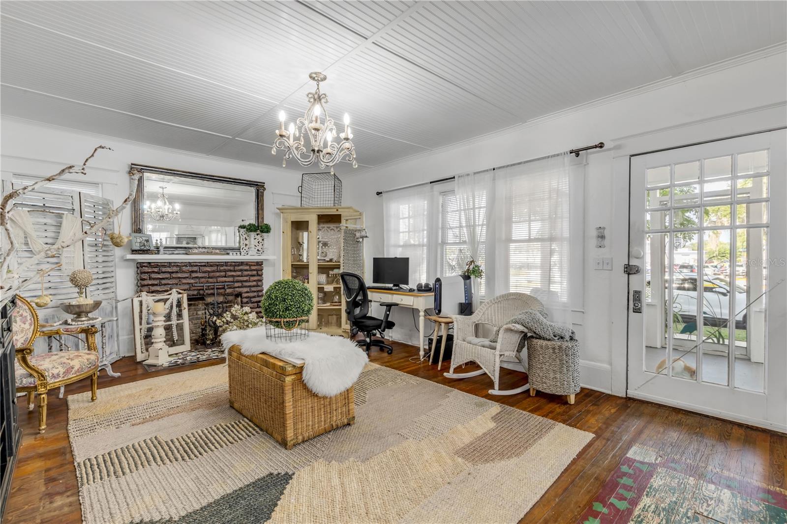 407 MAGNOLIA ST — photo 8