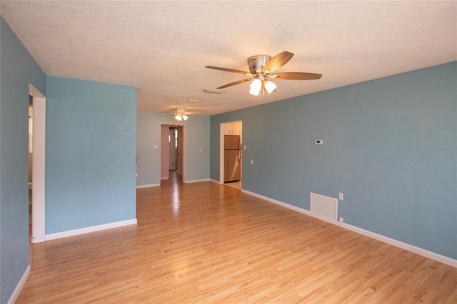 314 ROSLYN AVE — photo 4