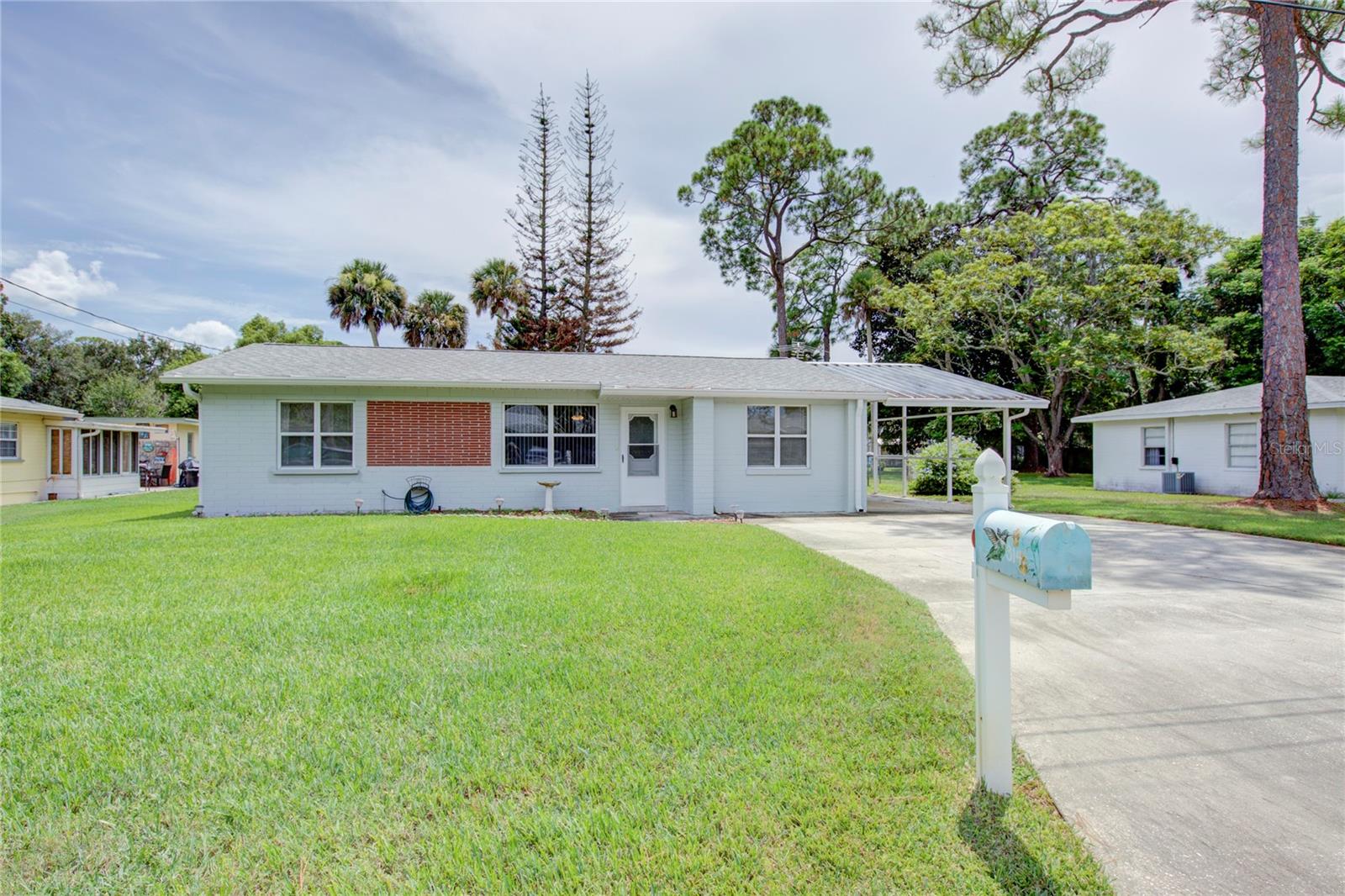 314 ROSLYN AVE