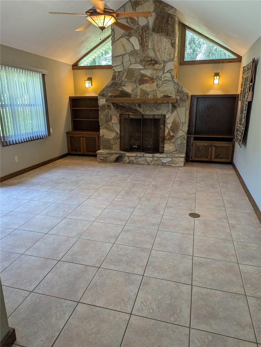 308 TRUDGEON DR — photo 2