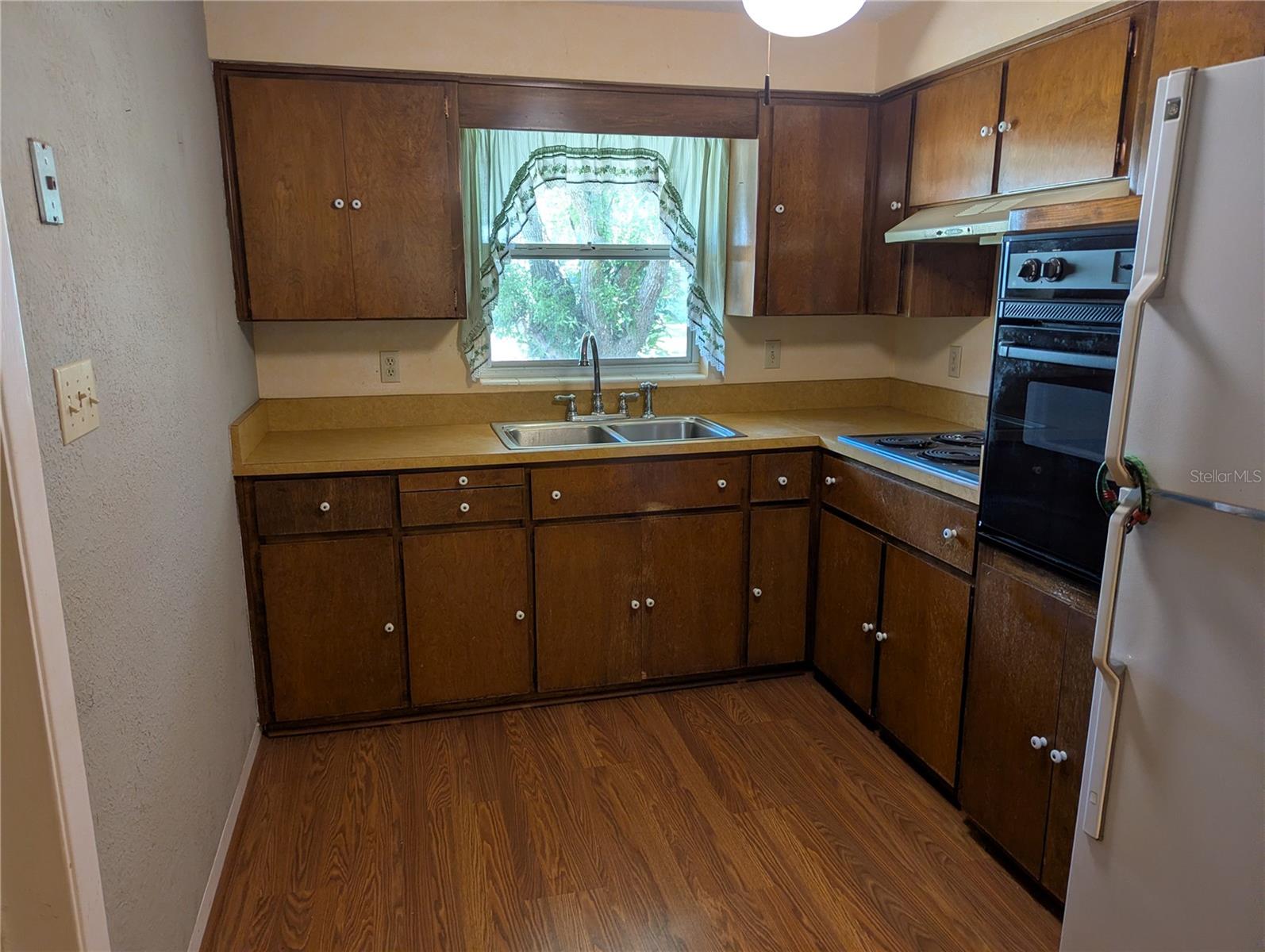 308 TRUDGEON DR — photo 8