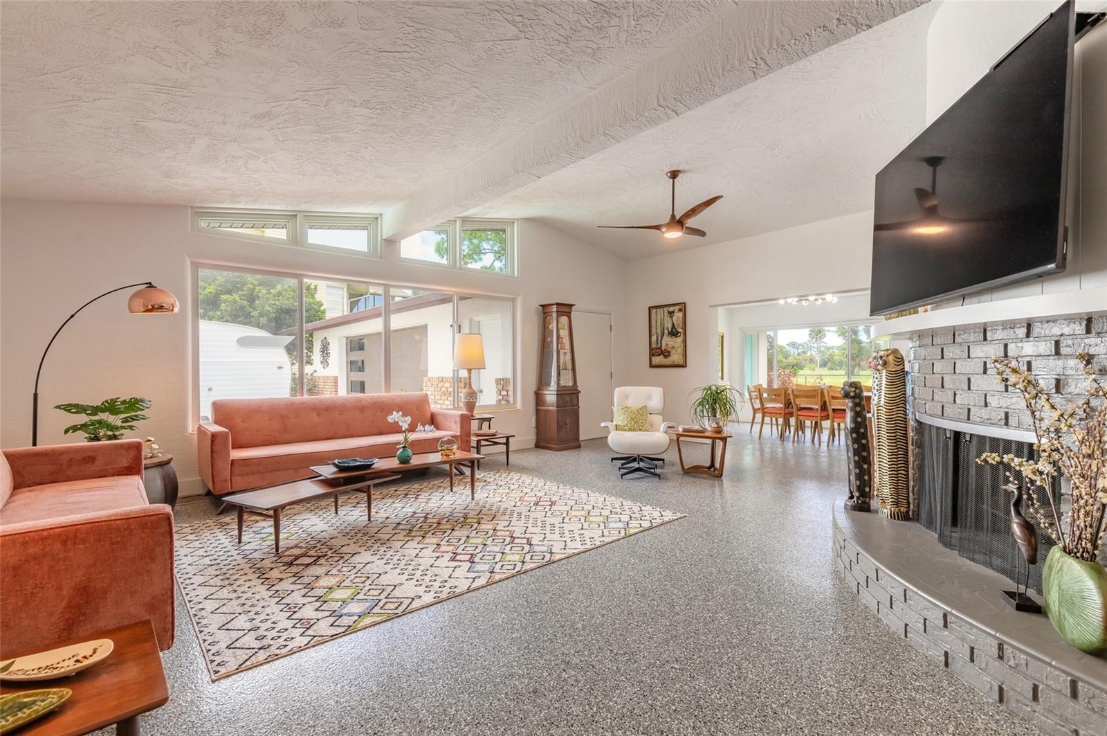801 FAIRWAY DR — photo 2
