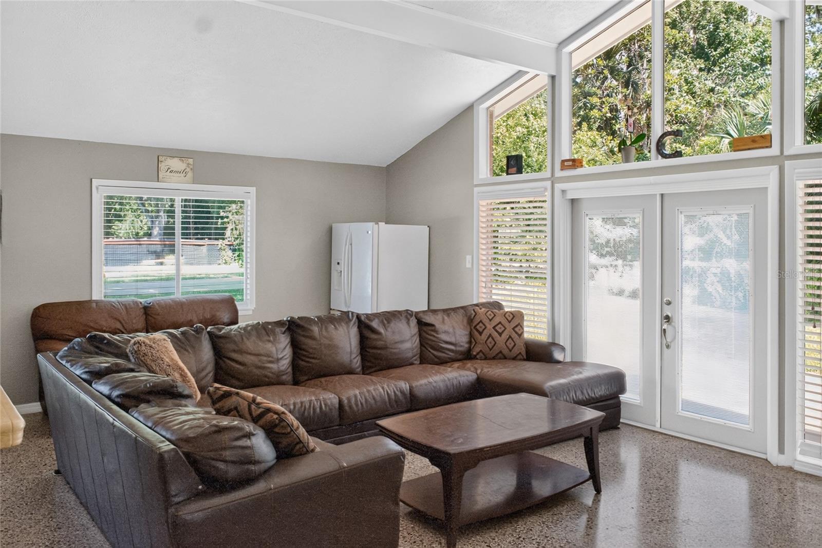 2420 HAZEL BISHOP DR — photo 11