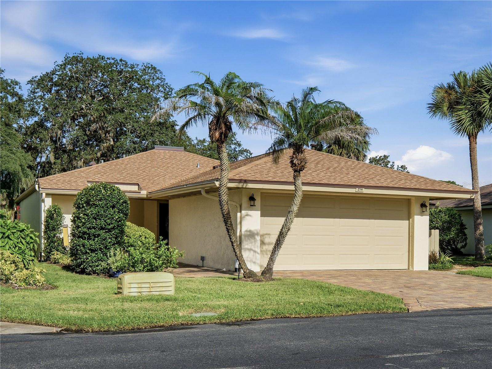 214 CANTERBURY CIR