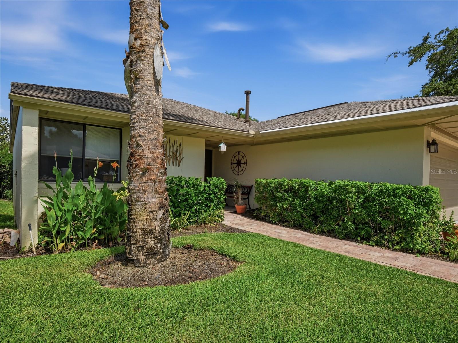 218 CANTERBURY CIR — photo 8