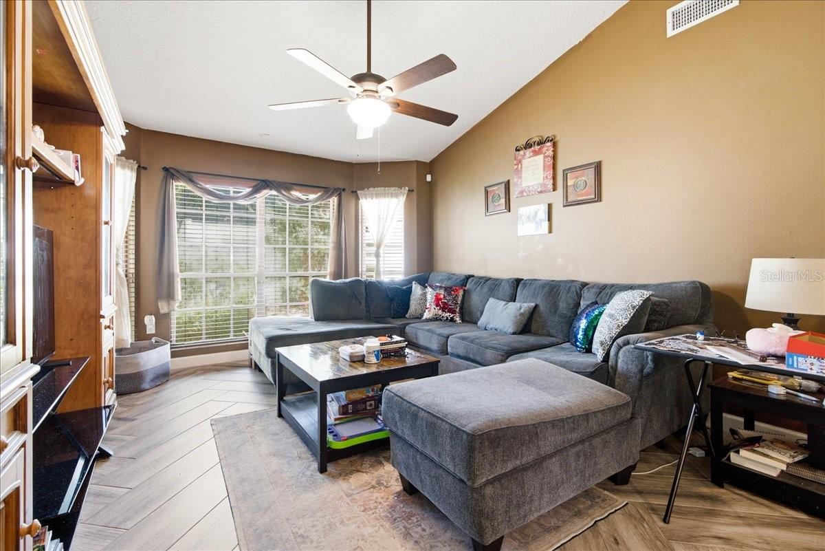 1272 S SEAGATE DR — photo 8