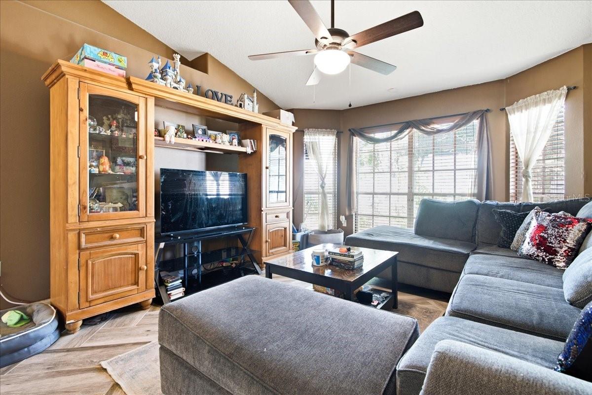 1272 S SEAGATE DR — photo 9