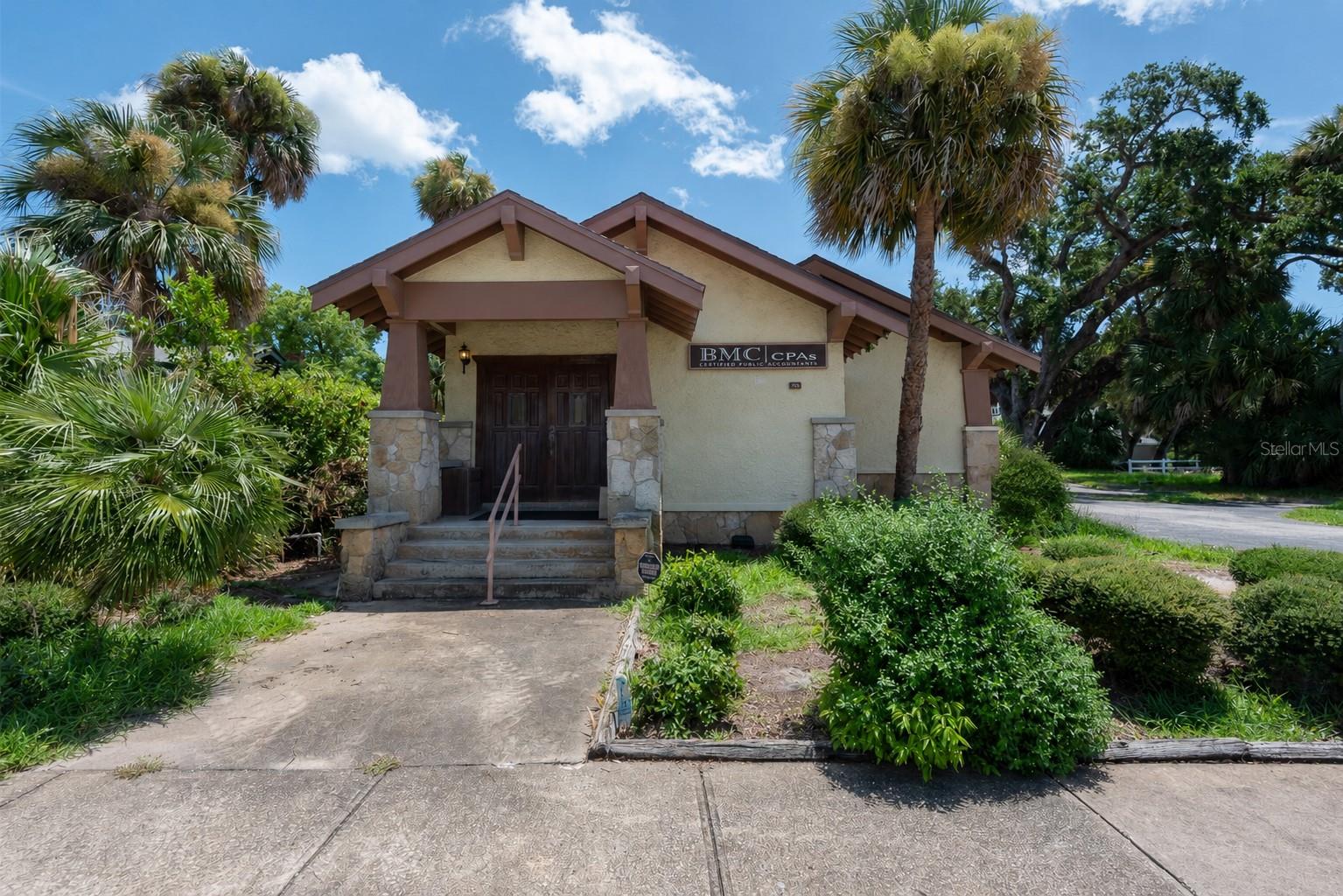 205 MAGNOLIA ST