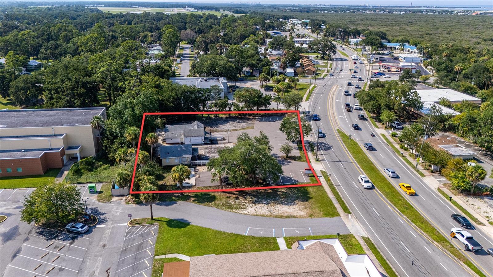 1042 N DIXIE FWY — photo 4
