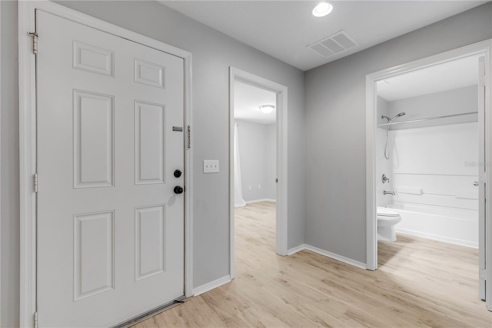 550 AEOLIAN DR — photo 11