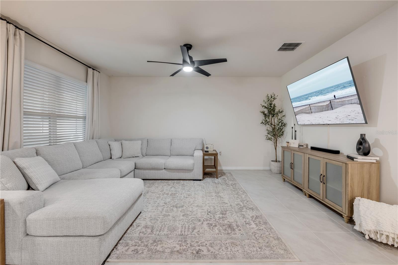 2624 NEVERLAND DR — photo 5