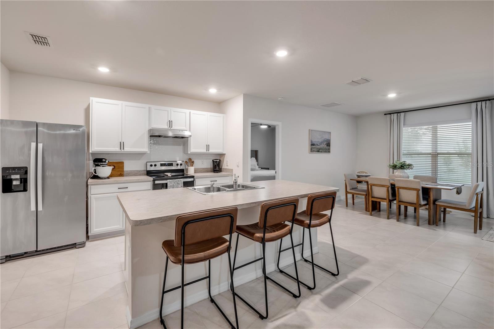 2624 NEVERLAND DR — photo 8