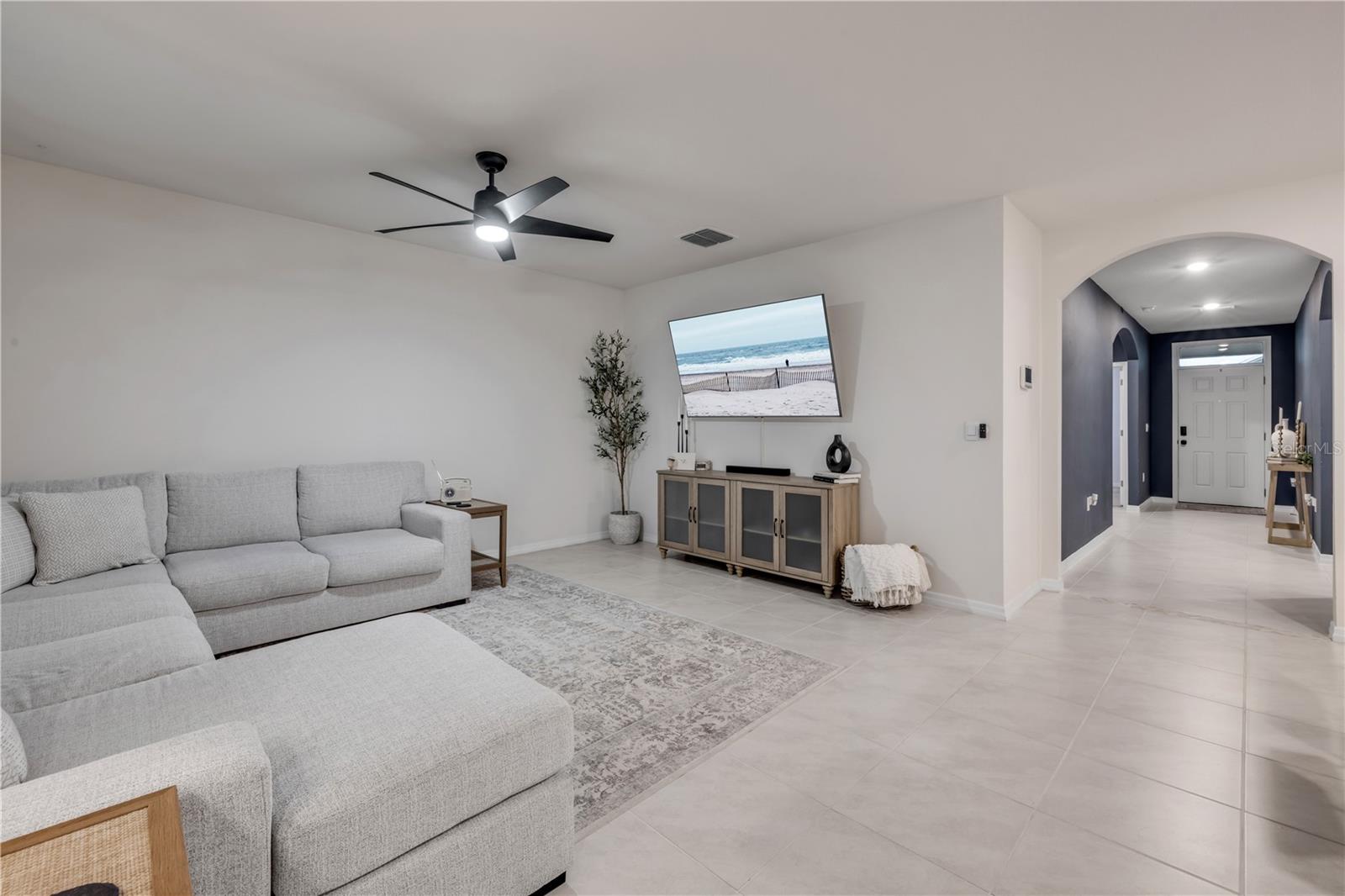 2624 NEVERLAND DR — photo 9