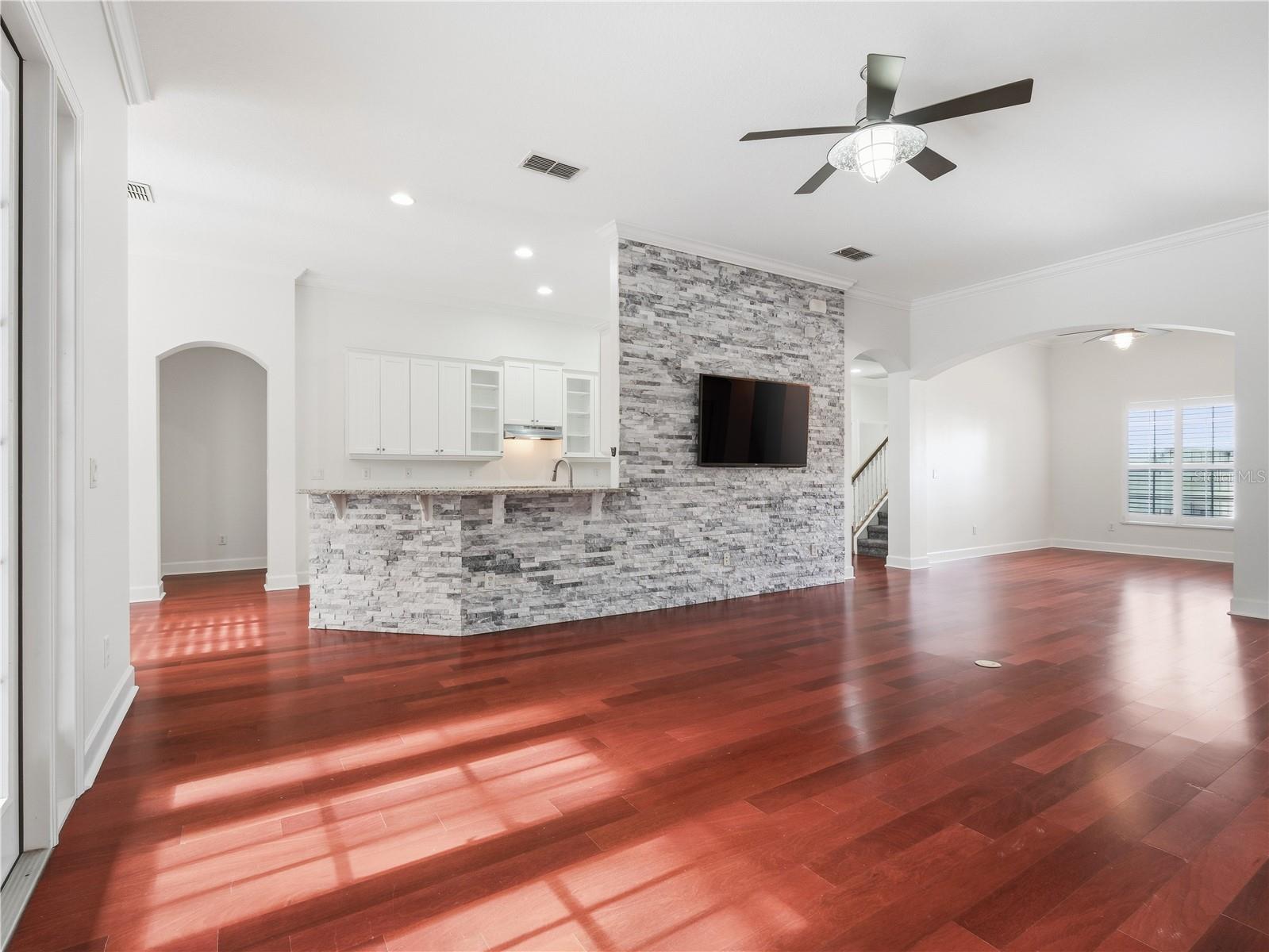 477 LUNA BELLA LN — photo 6