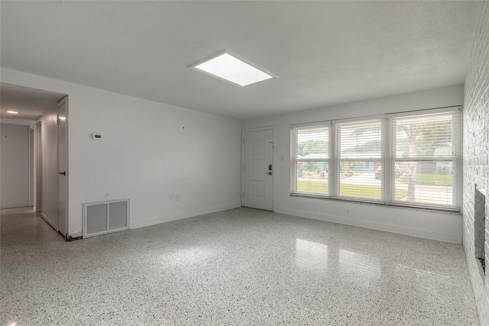 808 E 16TH AVE — photo 11