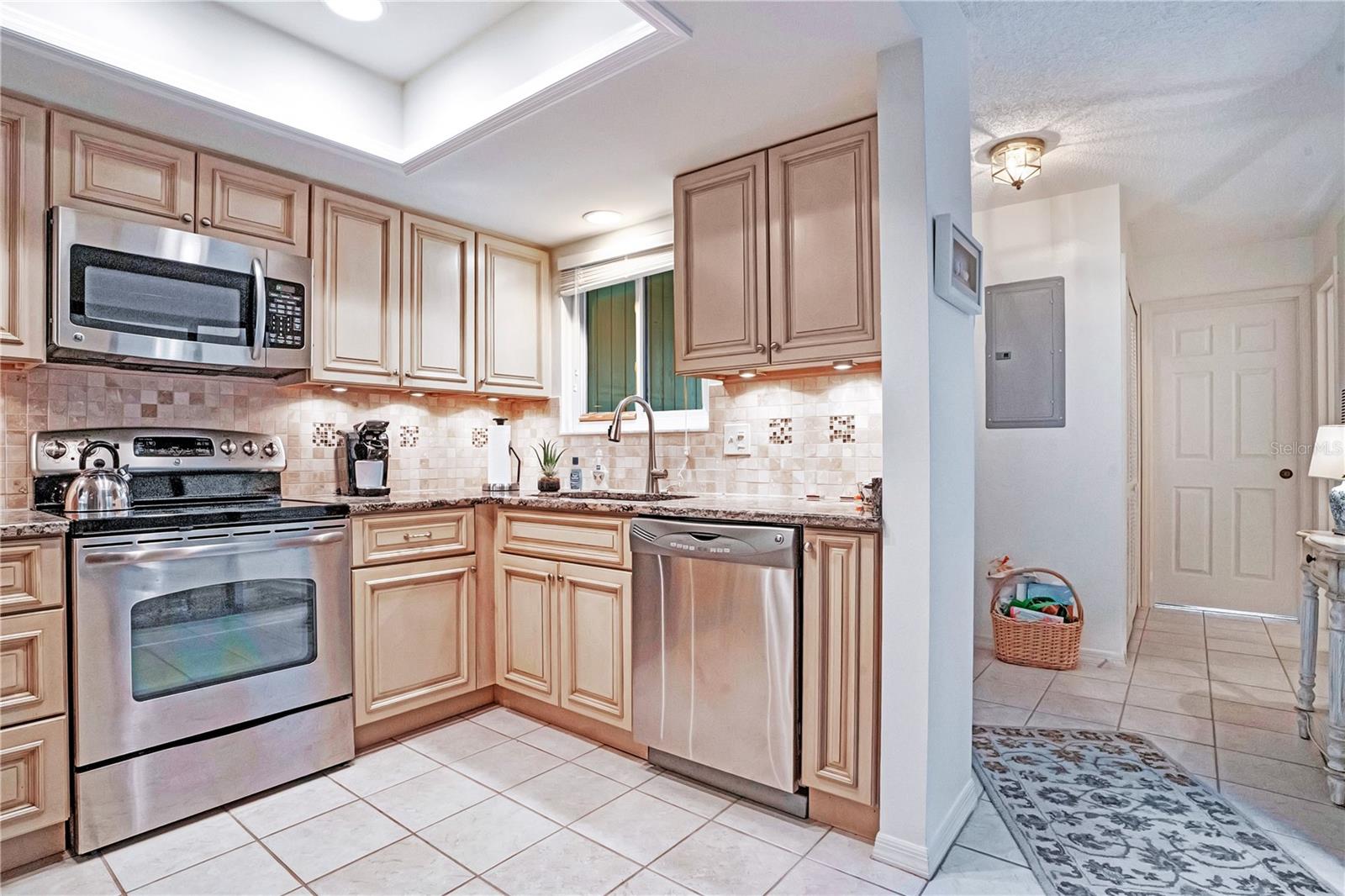 4229 SEA MIST DR — photo 8