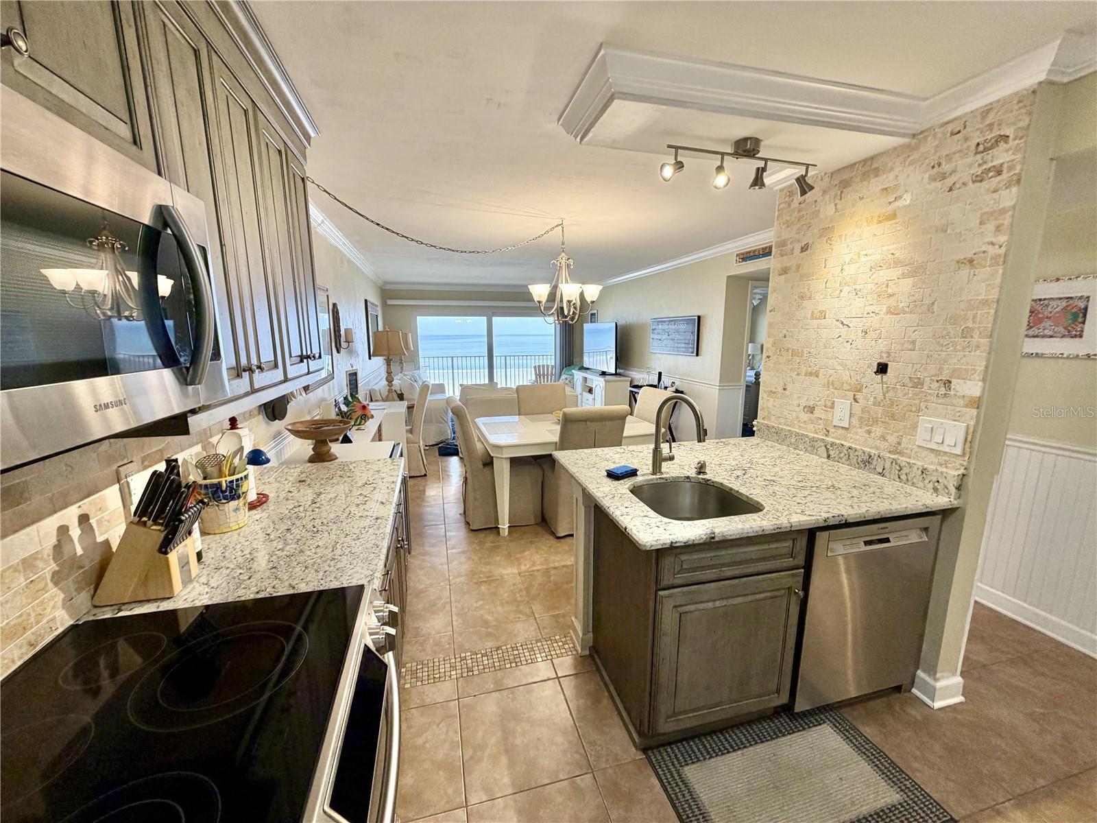 4801 SAXON DR. #A 202 — photo 2