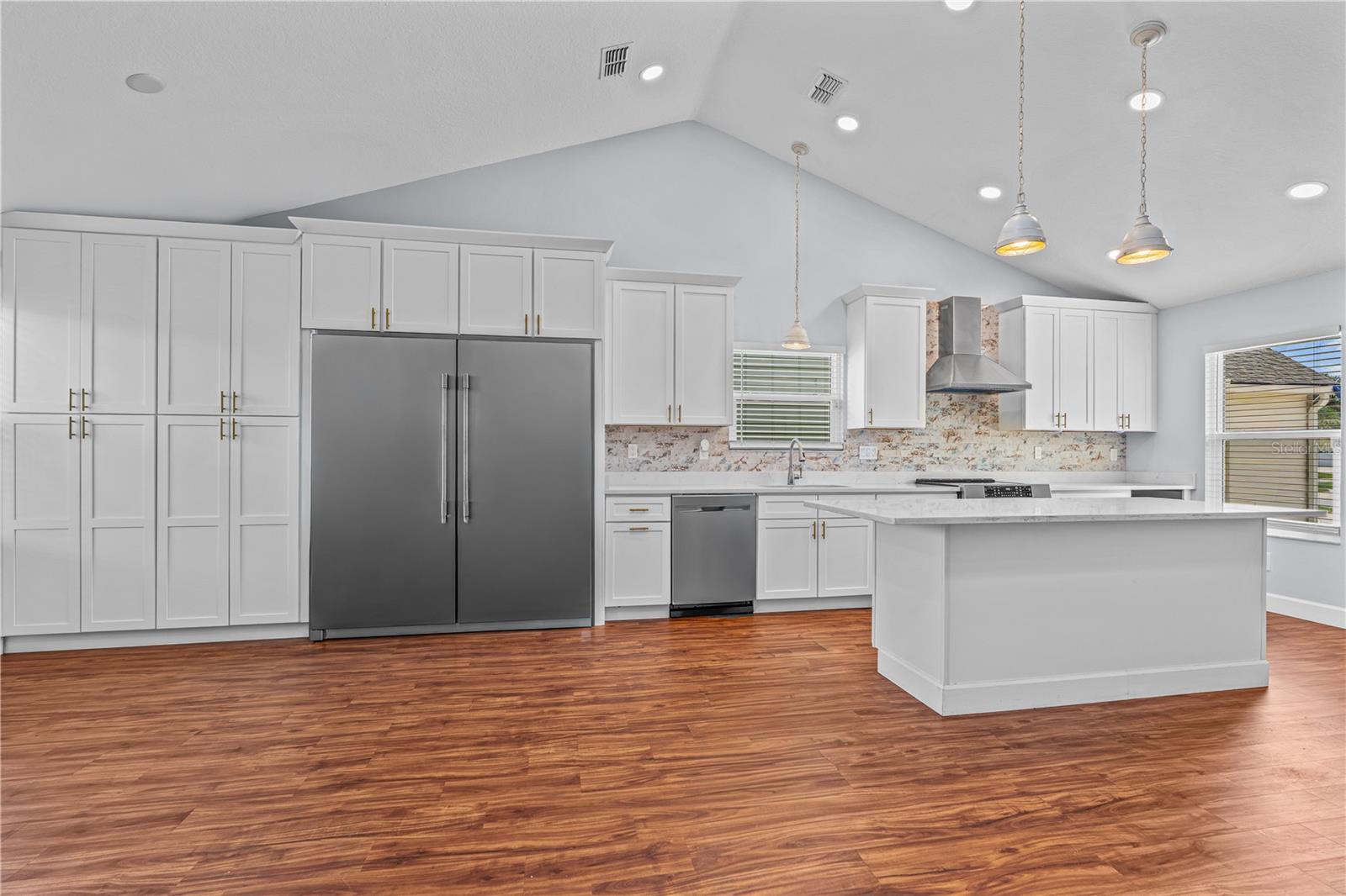 762 PINE SHORES CIR — photo 8