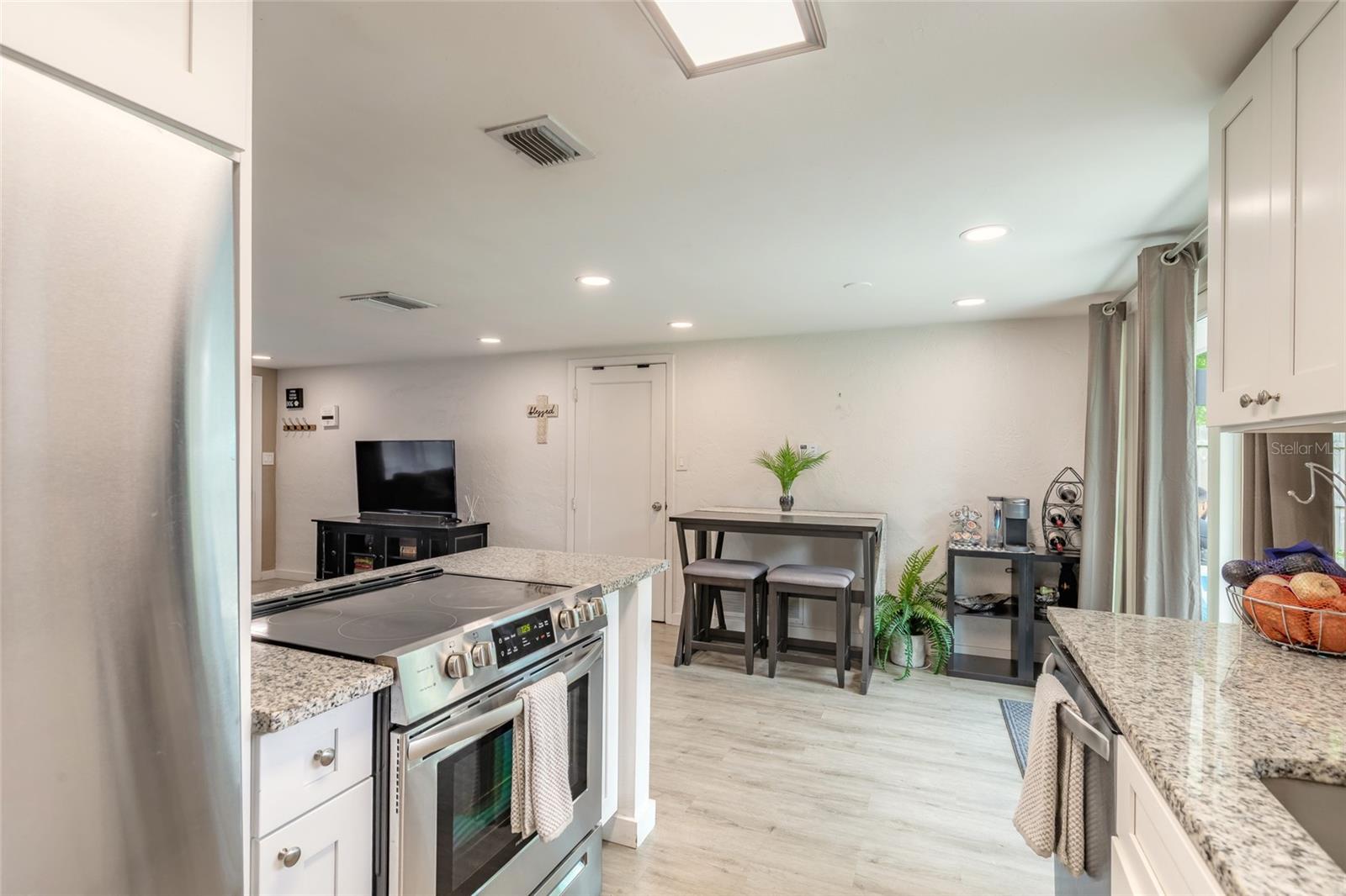 1245 ESSEX RD — photo 8
