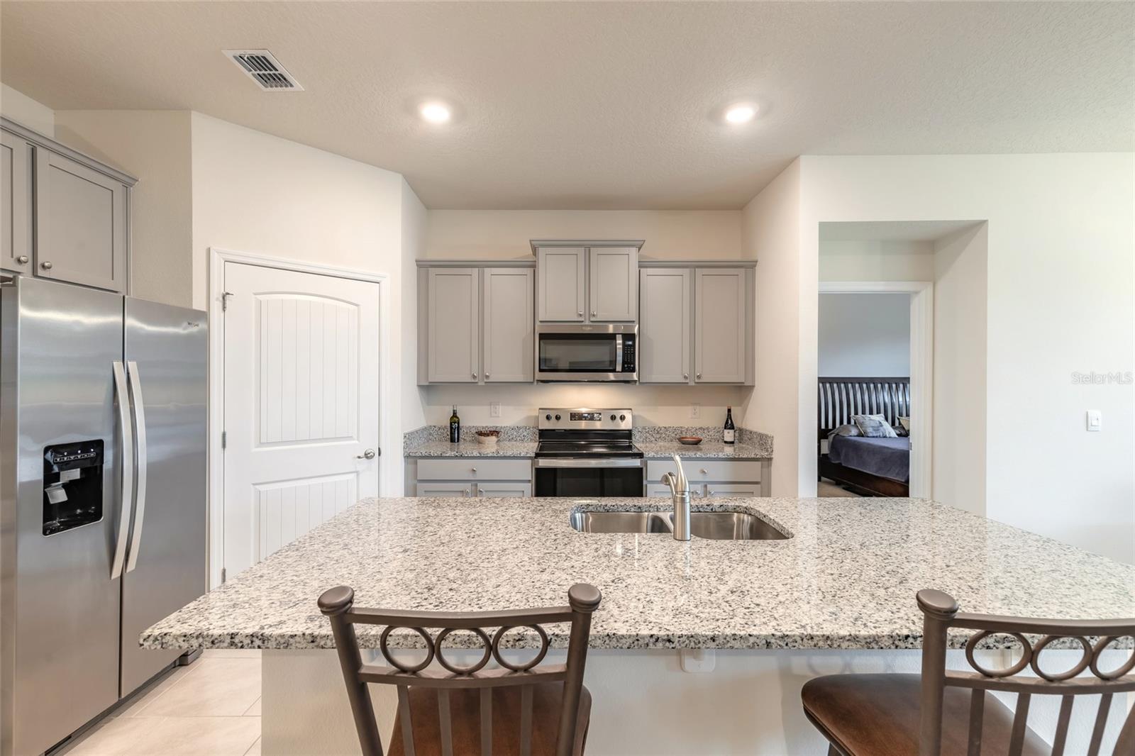1413 SYLES DR — photo 3