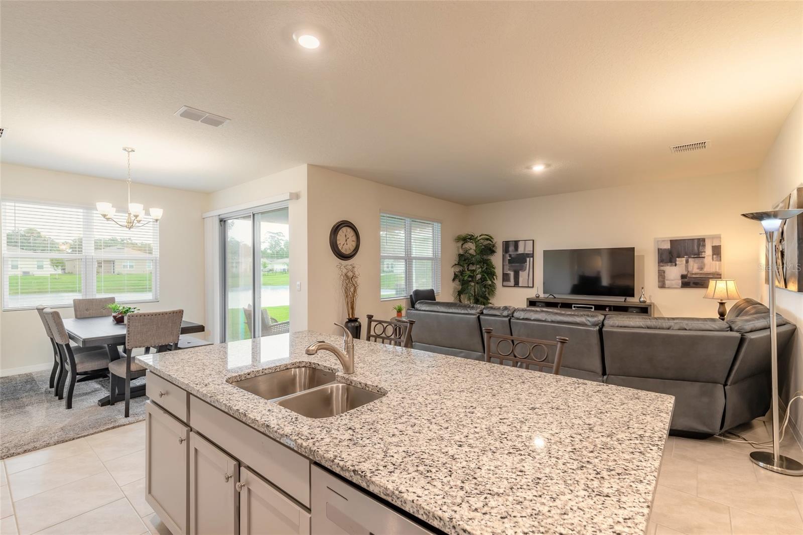 1413 SYLES DR — photo 5