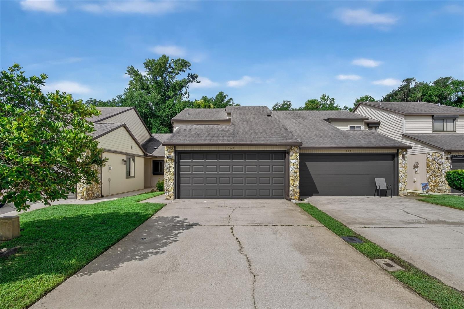 367 CASTLEWOOD LN — photo 2