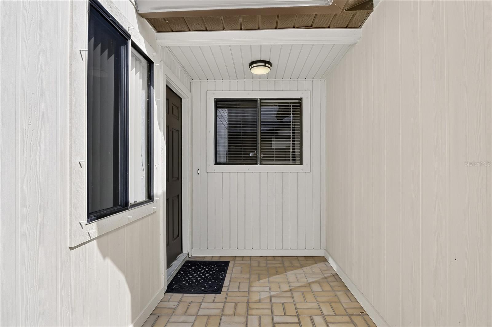 367 CASTLEWOOD LN — photo 4