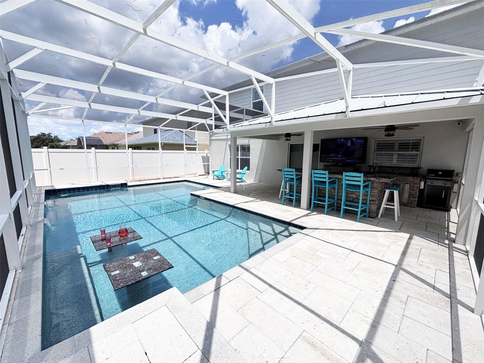 552 AEOLIAN DR — photo 2