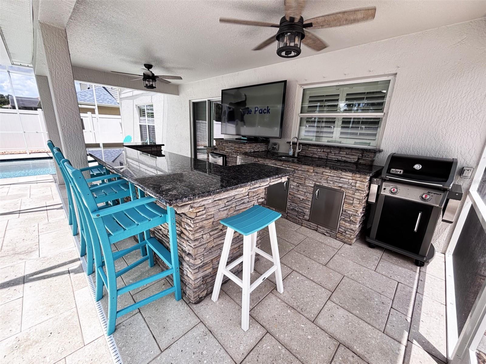 552 AEOLIAN DR — photo 3