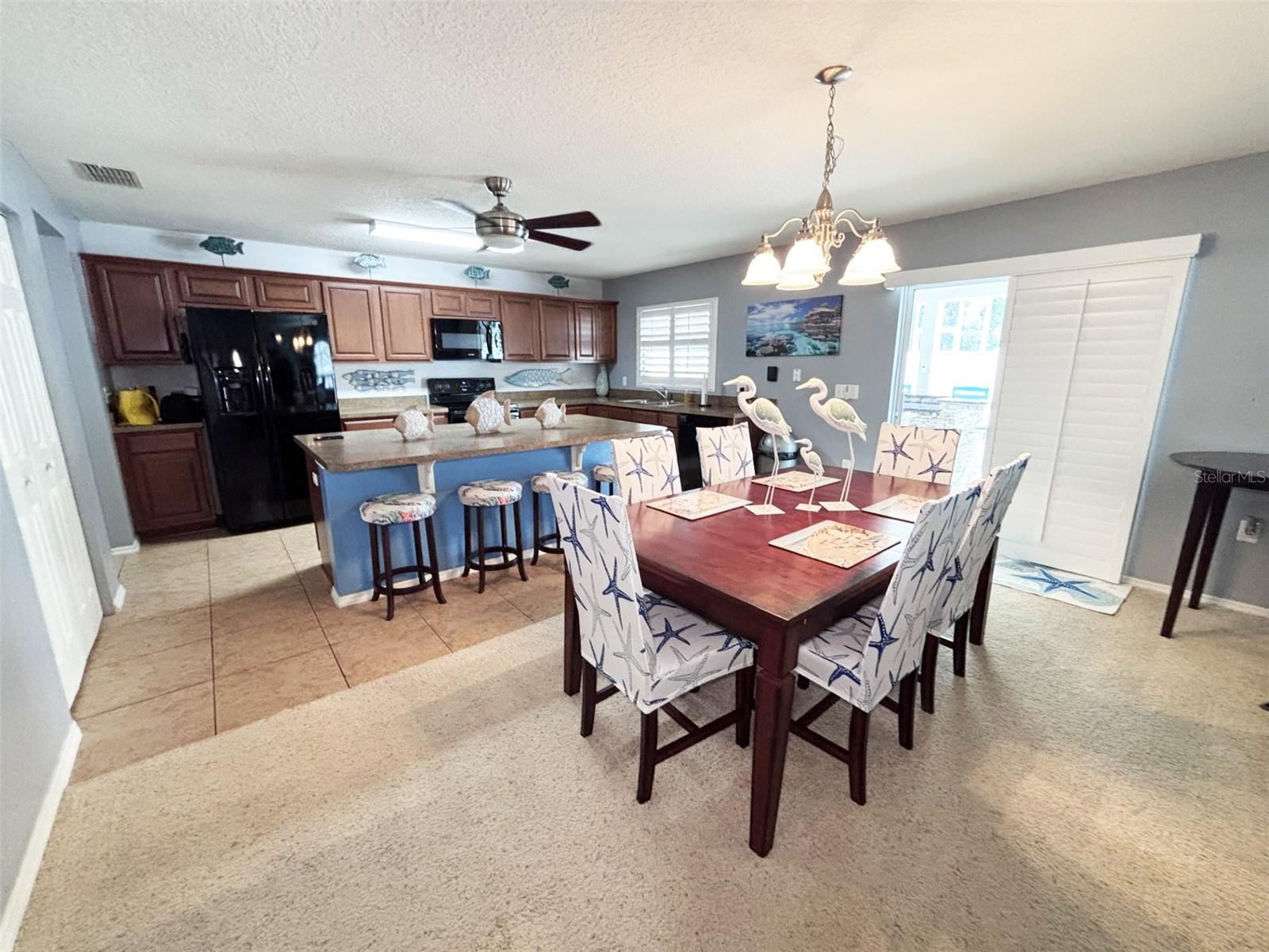 552 AEOLIAN DR — photo 9